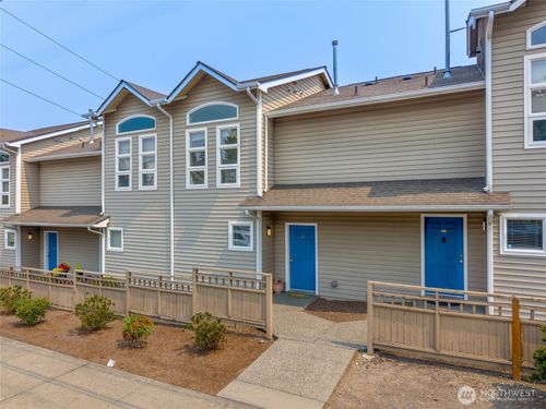 104-901 E Marine View Dr, Everett, WA, 98201-1436 | Card Image