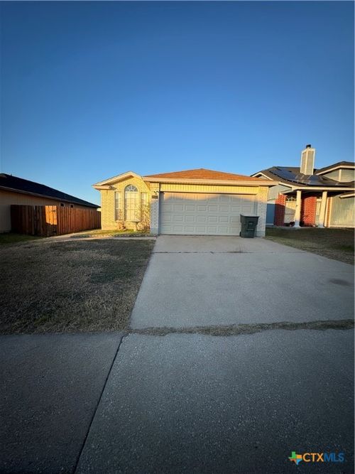 2213 Garrett Dr, Killeen, TX, 76543-5956 | Card Image