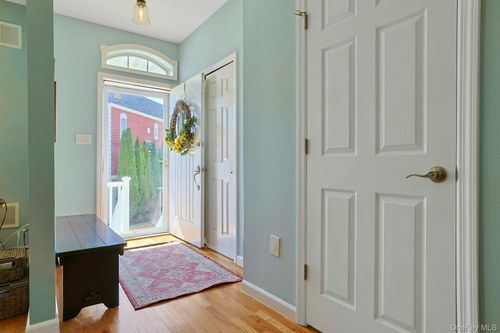 44 Alexander Ct, Nanuet, NY, 10954-5107 | Card Image