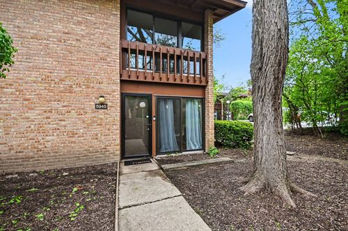 5945 Meadow Dr, Lisle, IL, 60532-2907 | Card Image