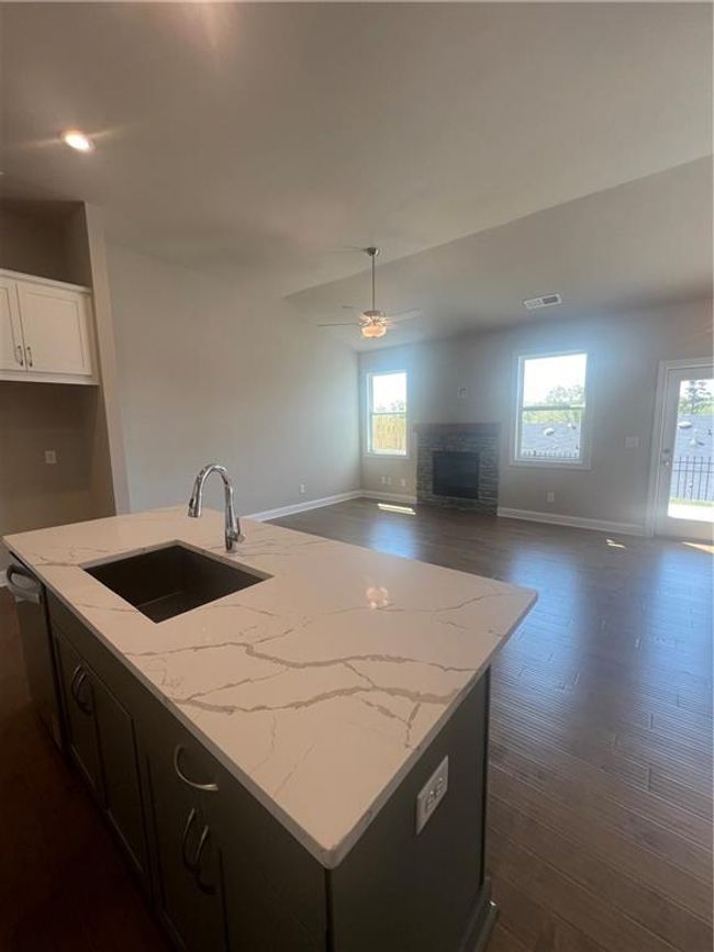 270 Lakeside Pl, Townhouse with 3 bedrooms, 3 bathrooms and null parking in Canton GA | Image 4