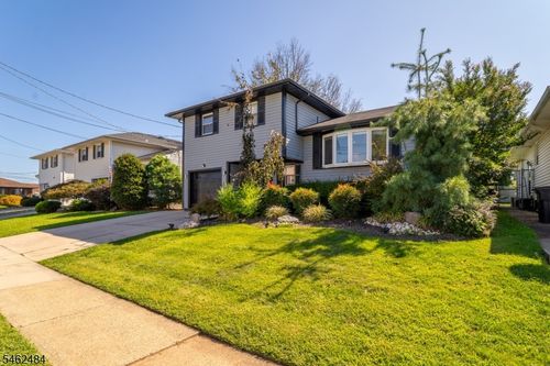5 Sumutka Ct, Carteret, NJ, 07008-1911 | Card Image