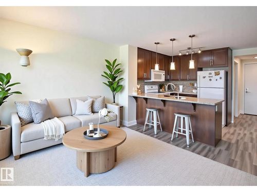 210-3670 139 Ave Nw, Edmonton, AB, T5Y3N5 | Card Image