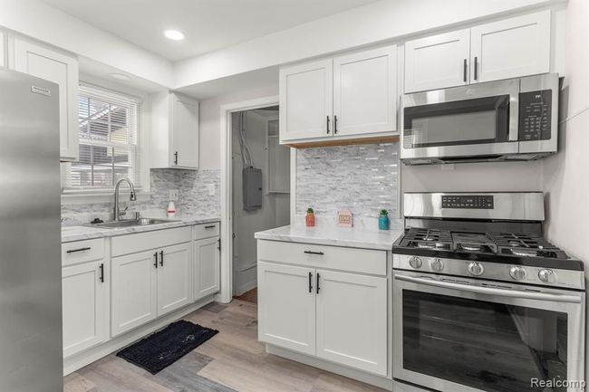 4920 Weddell St, House other with 3 bedrooms, 1 bathrooms and null parking in Dearborn Heights MI | Image 5