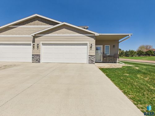 6126 E Copper Pl, Sioux Falls, SD, 57110-4861 | Card Image