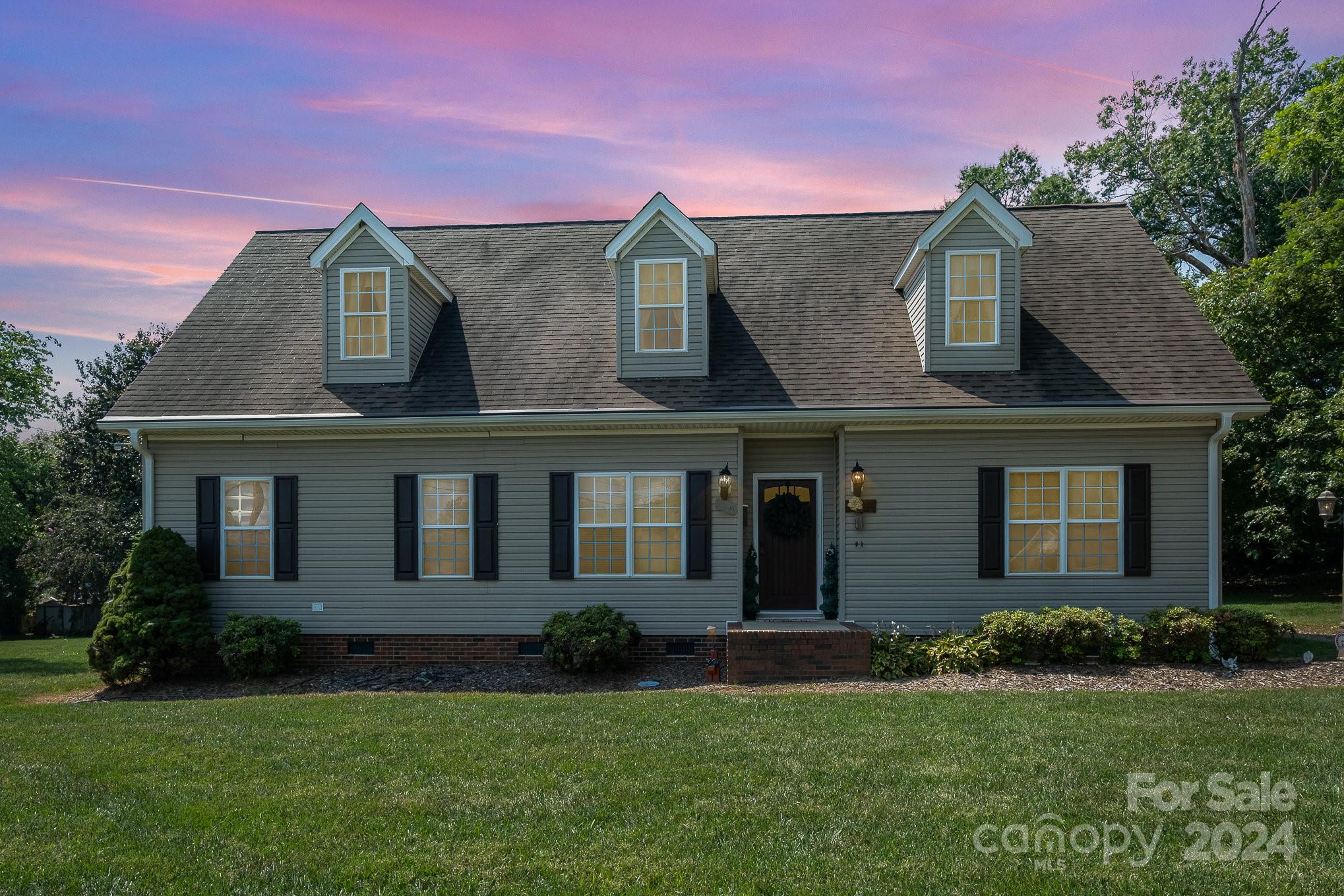 Race St, Statesville, NC 28677