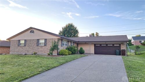 5325 Bromwick Dr, Trotwood, OH, 45426-1911 | Card Image