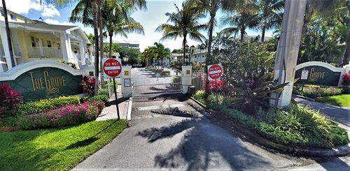 2660 Ne 8th Ave, Wilton Manors, FL, 33334-2584 | Card Image