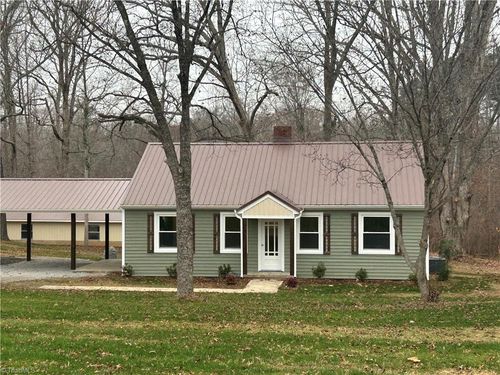 7280 Dennis Rd, Walnut Cove, NC, 27052-9681 | Card Image