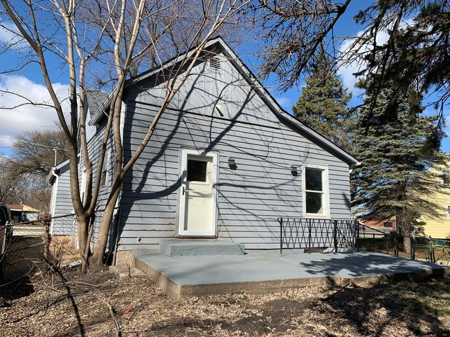 16727 Dixie Hwy, House other with 2 bedrooms, 1 bathrooms and 2 parking in Hazel Crest IL | Image 4