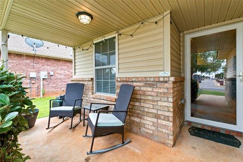 19501 Vista Ave, Edmond, OK, 73012-3526 | Card Image