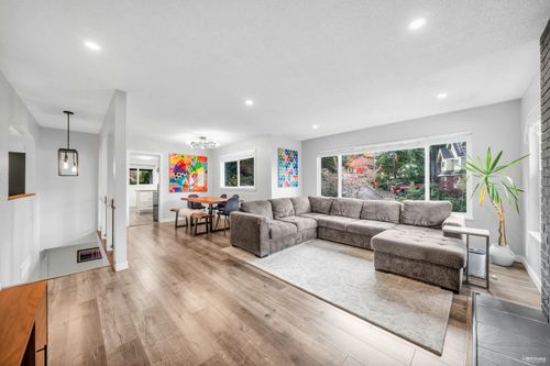 2247 Park Cres, Coquitlam, BC, V3J6T3 | Card Image