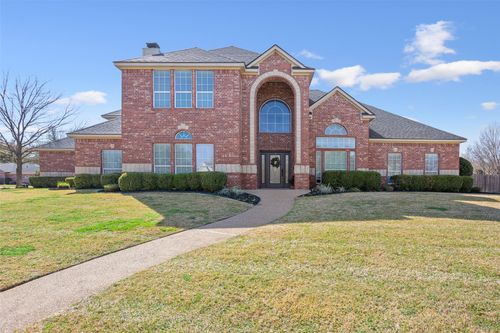 319 Winding Creek Ln, McGregor, TX, 76657-3822 | Card Image