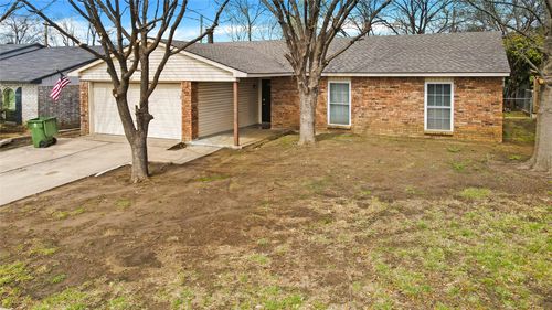 7437 Sandhurst Lane S, North Richland Hills, TX, 76182 | Card Image