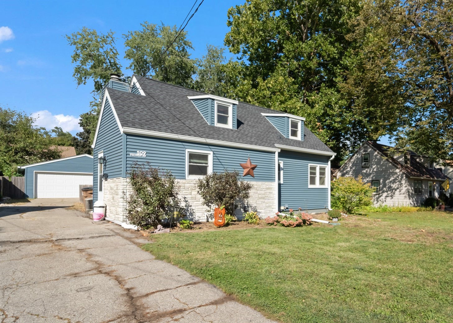 Valhigh Rd, West Des Moines, IA 50265