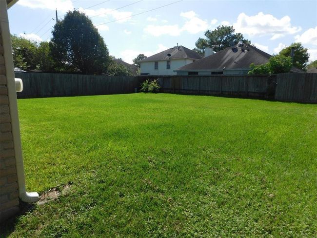 17002 Rippling Mill Dr, House other with 2 bedrooms, 1 bathrooms and 1 parking in Sugar Land TX | Image 9