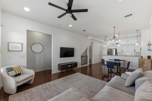 15-1115 Kinney Ave, Austin, TX, 78704-2160 | Card Image