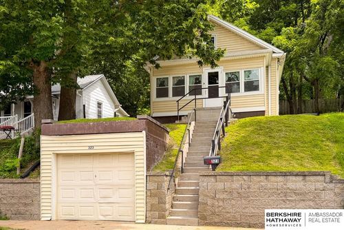 323 Benton St, Council Bluffs, IA, 51503-3139 | Card Image