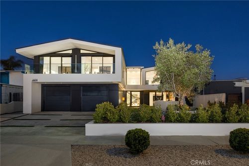 16732 Edgewater Ln, Huntington Beach, CA, 92649-3005 | Card Image