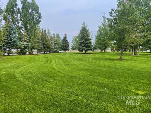 4238 Summit Dr, Mackay, ID, 83251-7760 | Card Image