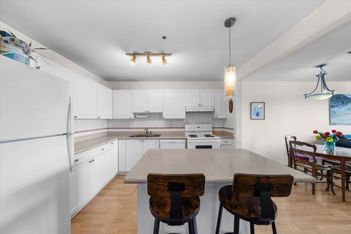 819-1310 Cariboo St, New Westminster, BC, V3M1X2 | Card Image