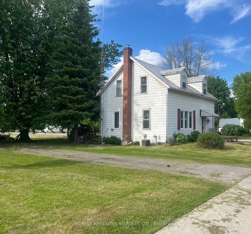 37 Main St, Newington, ON, K0C1Y0 | Card Image