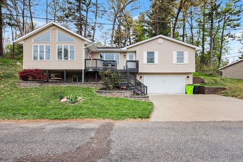 327 W Baldwin Lake Dr, Greenville, MI, 48838-8104 | Card Image