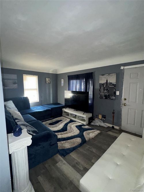 3001 Kellar Ave, Flint, MI, 48504-2590 | Card Image