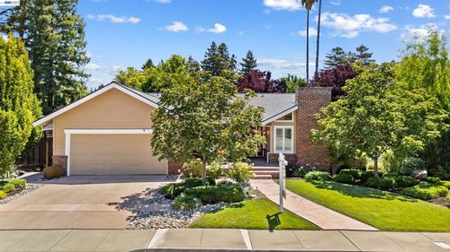 2533 Larrikeet Ct, Pleasanton, CA, 94566-4521 | Card Image