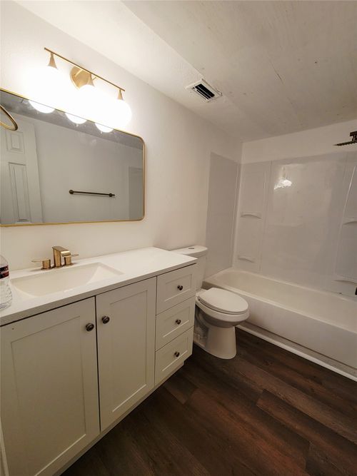 728 Arrowhead Cir, Garland, TX, 75043-4913 | Card Image