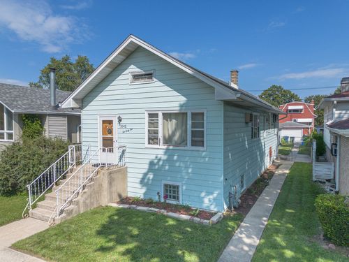 1042 Circle Ave, Forest Park, IL, 60130-2325 | Card Image