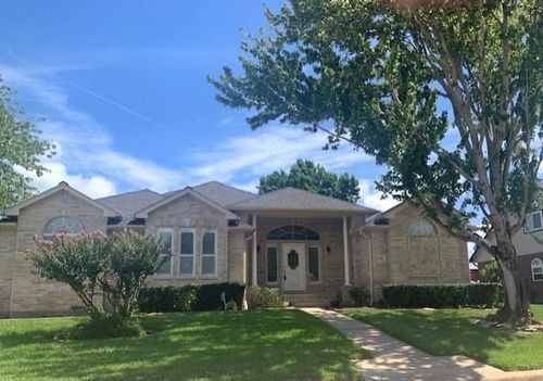 13642 Lakeside Place Dr, Willis, TX, 77318-5670 | Card Image