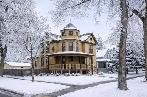 1121 4th Ave S, Fargo, ND, 58103-1718 | Card Image