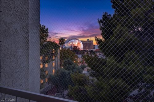 354-750 Royal Crest Cir, Las Vegas, NV, 89169-3857 | Card Image