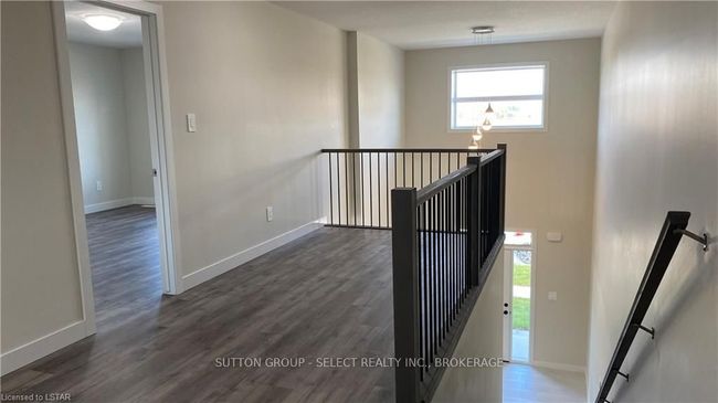 6849 Royal Magnolia Ave, House attached with 4 bedrooms, 4 bathrooms and 1 parking in London ON | Image 4