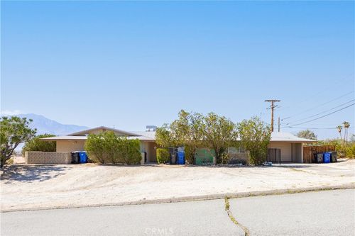 68040 Club Circle Dr, Desert Hot Springs, CA, 92240-4377 | Card Image