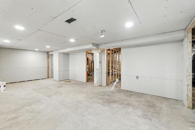 1025 S Gallatin St, House other with 5 bedrooms, 2 bathrooms and null parking in Marion IN | Image 26