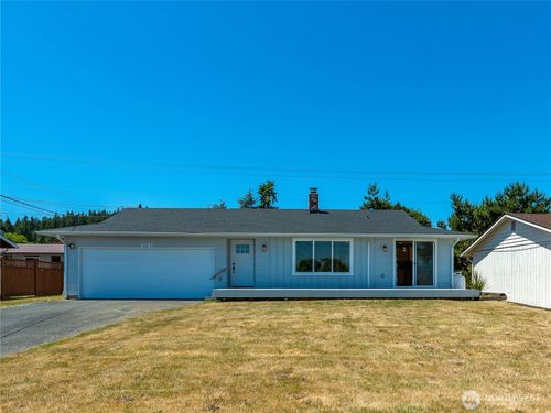 1524 Country Club Dr, Camano Island, WA, 98282-7604 | Card Image