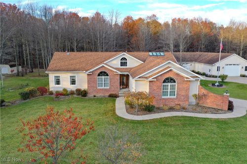 8555 Cable Line Rd, Ravenna, OH, 44266-9225 | Card Image