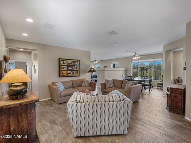 41310 N Clear Crossing Ct, House other with 2 bedrooms, 2 bathrooms and null parking in Anthem AZ | Image 8