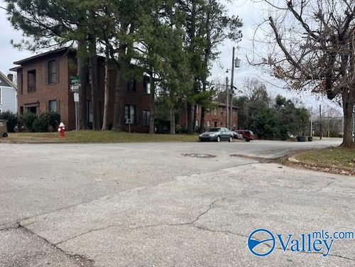422 Lafayette St Ne, Decatur, AL, 35601-7812 | Card Image
