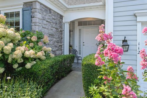112 Ashley Dr, Westhampton, NY, 11977-1023 | Card Image