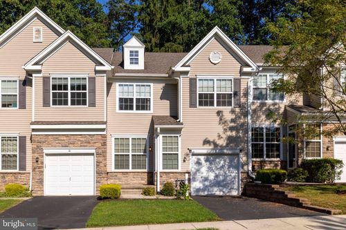 8 Jamies Ct, Warminster, PA, 18974-5515 | Card Image