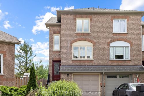 27 Larissa Crt, Vaughan, ON, L6A2K8 | Card Image