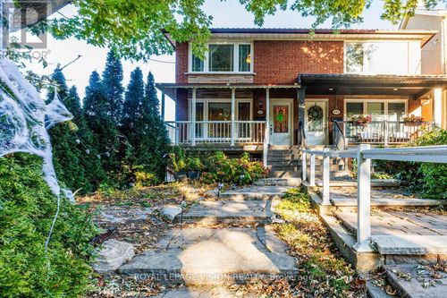 445 Shaw St, Toronto, ON, M6J2X4 | Card Image