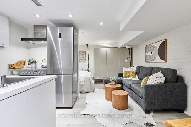 16 Firstbrooke Rd, House attached with 4 bedrooms, 3 bathrooms and 1 parking in Toronto ON | Image 39