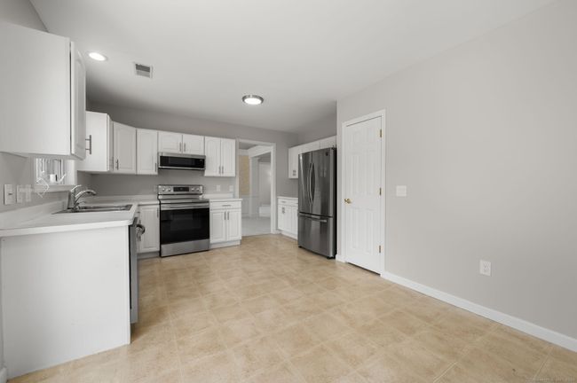 2 Beechwood Dr, House other with 1 bedrooms, 2 bathrooms and 2 parking in Waterford CT | Image 9