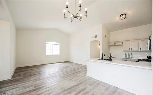 204-1300 S Arlington St, Las Vegas, NV, 89104-5855 | Card Image