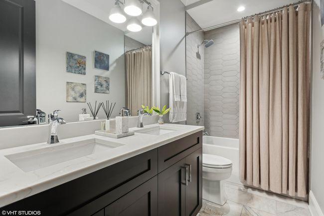 2 - 2633 N Mildred Ave, Condo with 4 bedrooms, 3 bathrooms and 1 parking in CHICAGO IL | Image 25