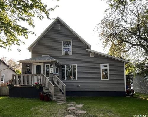 1432 103rd St, North Battleford, SK, S9A1L3 | Card Image
